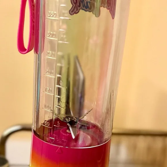 Lisa Frank Rainbow BlendJet